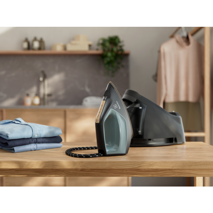 Electrolux - Buhar Kazanlı Ütü - E8ST2-8OG