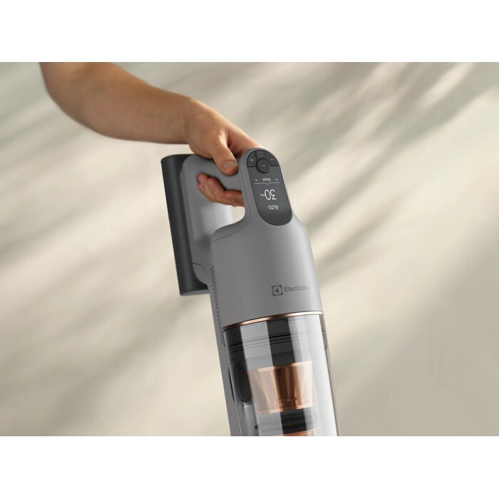  Improved pistol grip is intuitively designed for precise control